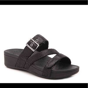 Vionic Pacific Ridge Black Strappy Sandal